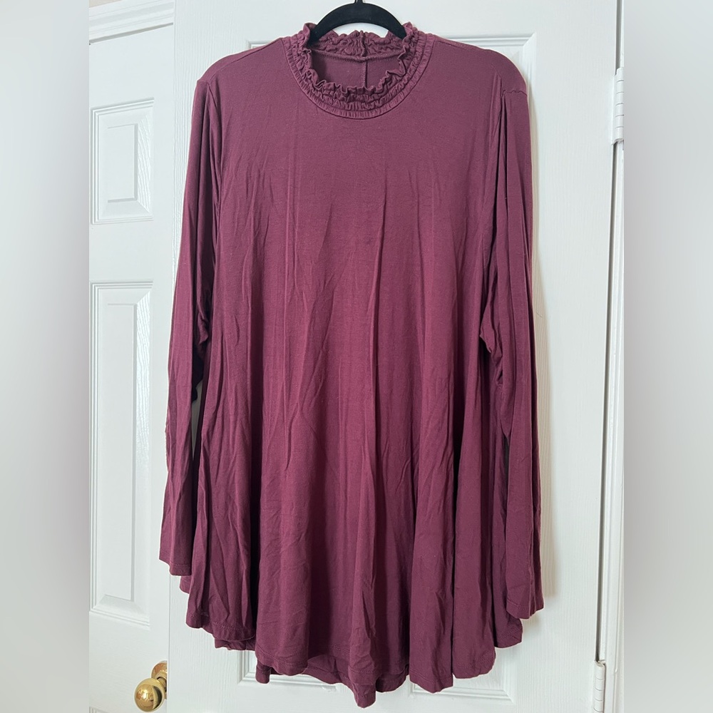 Lane Bryant Mock-Neck Max Swing Tunic size 22/24